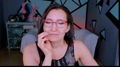 Snapshot of unatera chatting on February 2026 09:13:02 AM UnaTera online show from February 2026 09:13:02 AM