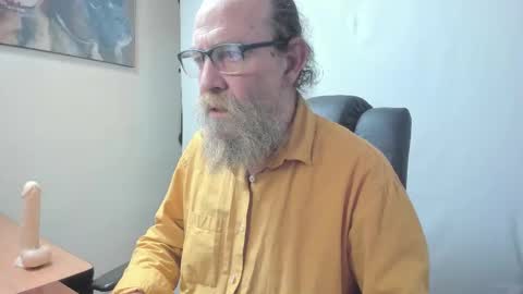 Snapshot of uncle_hottiecb chatting on March 2026 05:41:02 PM Uncle Hottie online show from March 2026 05:41:02 PM