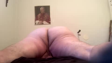 Snapshot of uncledenny1 chatting on October 2025 09:59:02 PM Hairy Sally online show from October 2025 09:59:02 PM