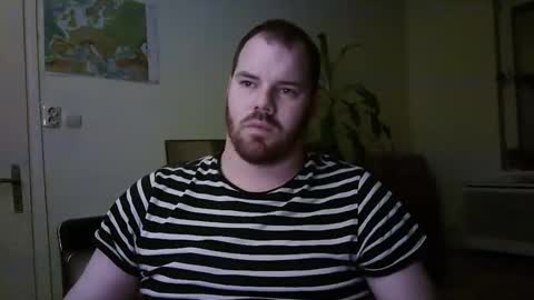 Snapshot of uncut_strong chatting on January 2025 09:32:02 PM Uncut Strong online show from January 2025 09:32:02 PM