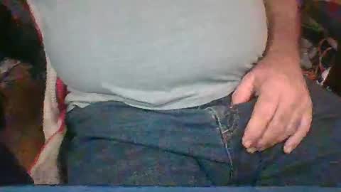 uncutmike7x5 online show from December 2025 09:31:02 PM