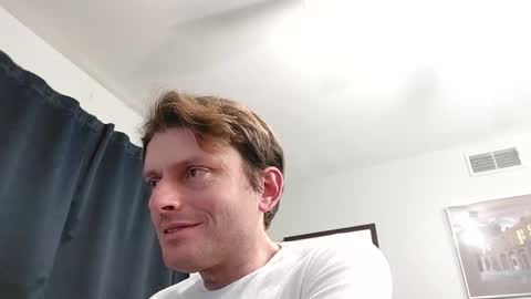 Snapshot of undress_me_ chatting on January 2025 03:48:01 AM undress me online show from January 2025 03:48:01 AM