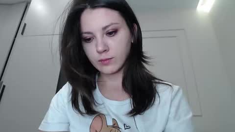 uninvited_raccoon online show from October 2025 12:10:01 AM