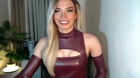 Snapshot of unique_taste69 chatting on September 2025 03:50:01 PM Miss Andrea online show from September 2025 03:50:01 PM