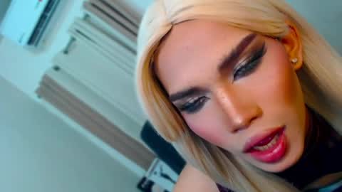 Miss Andrea online show from April 2026 06:30:02 PM