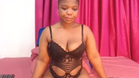 UNIQUEBONY online show from November 2025 06:35:01 AM