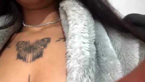 Snapshot of unknoown98 chatting on December 2024 10:12:01 PM unknoown98 online show from December 2024 10:12:01 PM