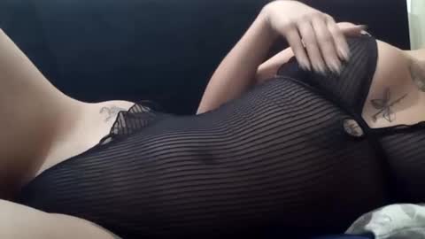 Snapshot of unknoown98 chatting on February 2025 09:27:02 PM unknoown98 online show from February 2025 09:27:02 PM