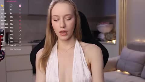 UnnaBella online show from November 2025 07:02:02 PM