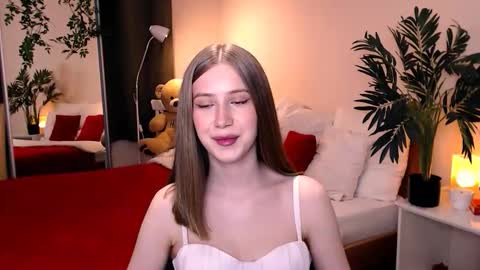 unreal_lady online show from June 2026 10:03:02 PM