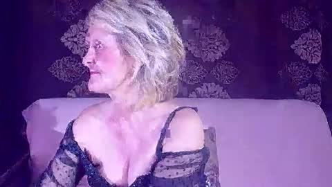 Snapshot of unrealgrannyforfun chatting on April 2026 09:13:01 AM Nelly online show from April 2026 09:13:01 AM