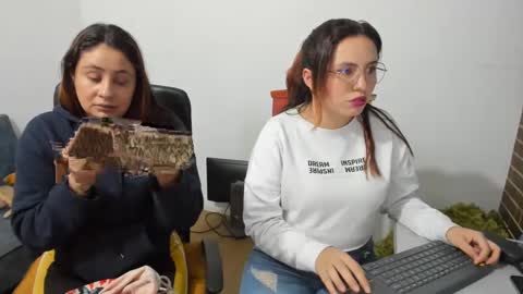 Kary and jhoa online show from March 2025 11:43:02 PM