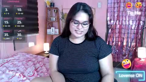 Snapshot of ur_baby_rebbecca chatting on December 2025 10:09:01 AM SINGLE online show from December 2025 10:09:01 AM