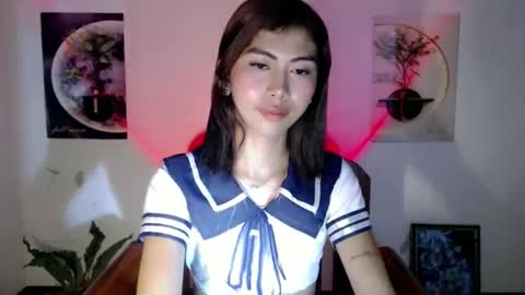 Snapshot of ur_extra_petite chatting on May 2026 04:26:01 PM online show from May 2026 04:26:01 PM