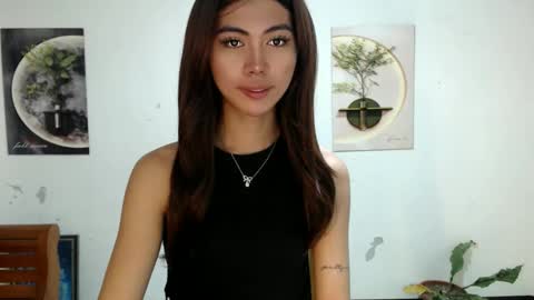Snapshot of ur_extra_petite chatting on May 2026 08:16:02 PM online show from May 2026 08:16:02 PM
