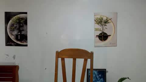 Snapshot of ur_extra_petite chatting on May 2026 06:28:02 PM online show from May 2026 06:28:02 PM