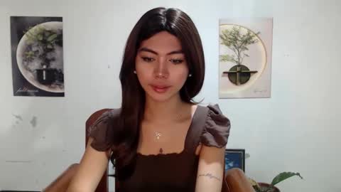 Snapshot of ur_extra_petite chatting on June 2026 02:08:02 PM online show from June 2026 02:08:02 PM