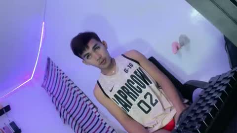 ur_shan21 online show from May 2026 06:58:01 PM