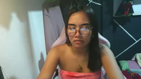 ur_wetwife online show from December 2025 02:46:02 PM