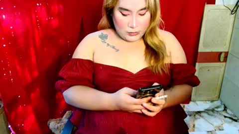 Snapshot of uramazingbomshel chatting on December 2025 12:19:01 AM pretitit micole online show from December 2025 12:19:01 AM