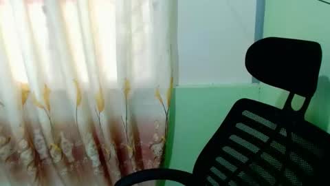 Snapshot of urasian_joy chatting on October 2025 05:53:02 AM urasian_joy online show from October 2025 05:53:02 AM