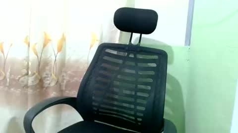 Snapshot of urasian_joy chatting on November 2025 08:37:02 AM urasian_joy online show from November 2025 08:37:02 AM