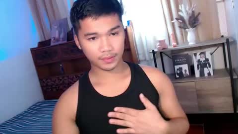 Snapshot of urasian_jpxx chatting on June 2026 01:52:01 AM JAMES online show from June 2026 01:52:01 AM