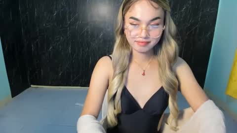 urasian_kat online show from March 2025 03:20:02 PM