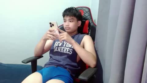 Snapshot of urasian_kentoyxx77 chatting on November 2025 06:58:01 AM Kentoy online show from November 2025 06:58:01 AM