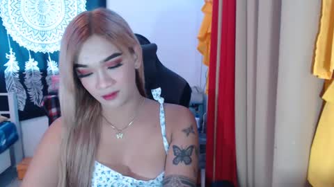 Snapshot of urasiandreamgirlxxx chatting on December 2024 06:32:01 AM jess online show from December 2024 06:32:01 AM