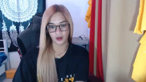 Snapshot of urasiandreamgirlxxx chatting on December 2024 08:30:02 AM jess online show from December 2024 08:30:02 AM