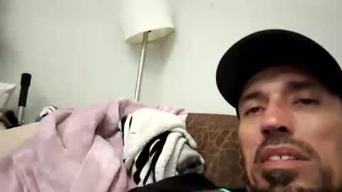 Snapshot of urbaybeesdaddy chatting on March 2026 01:39:01 PM urbaybeesdaddy online show from March 2026 01:39:01 PM