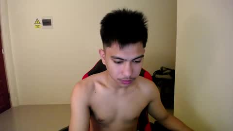 Snapshot of urcuteguy_jhonx chatting on April 2026 10:42:02 AM Dannie online show from April 2026 10:42:02 AM