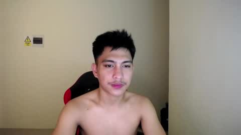Snapshot of urcuteguy_jhonx chatting on May 2026 09:59:02 AM Dannie online show from May 2026 09:59:02 AM