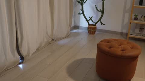 Linda Restrepo online show from December 2024 10:20:02 PM