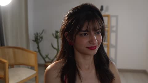 Linda Restrepo online show from December 2024 12:50:01 AM