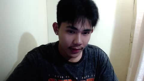 Snapshot of urcutie_asianboy chatting on November 2025 10:37:01 AM KEN online show from November 2025 10:37:01 AM