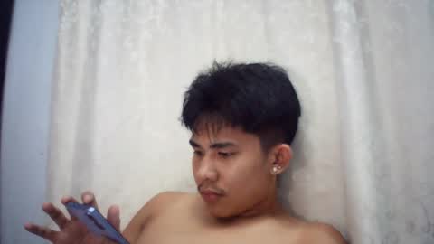 Snapshot of urcutie_asianboy chatting on November 2025 07:05:02 PM KEN online show from November 2025 07:05:02 PM