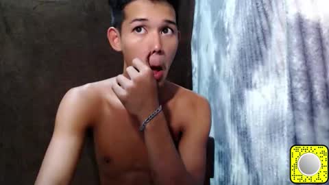 Snapshot of urdreamboy_clarin chatting on April 2026 04:52:02 AM urdreamboy_clarin online show from April 2026 04:52:02 AM