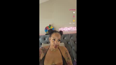 urfaveriri online show from October 2025 12:06:01 PM