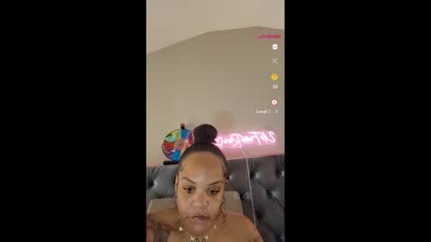 urfaveriri online show from November 2025 01:54:02 PM