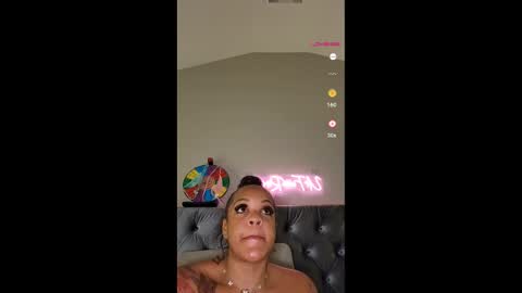 urfaveriri online show from November 2025 11:24:01 AM