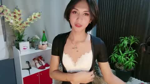 Snapshot of urfavouriteaddiction chatting on January 2026 05:40:01 PM Rianne online show from January 2026 05:40:01 PM