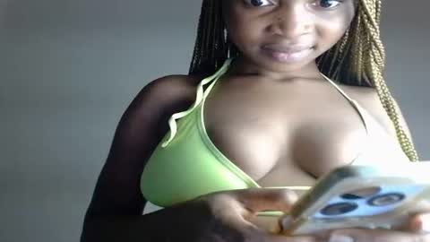 Snapshot of urflirtydoll chatting on January 2025 05:45:02 AM urflirtydoll online show from January 2025 05:45:02 AM