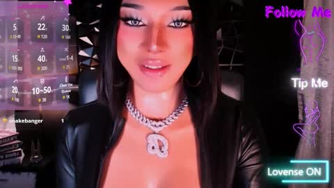 Snapshot of urgoddess_bella chatting on September 2025 07:45:01 AM My bella 3 online show from September 2025 07:45:01 AM