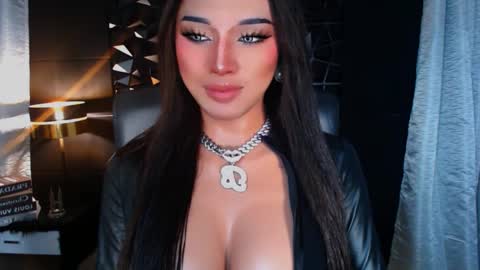 Snapshot of urgoddess_bella chatting on October 2025 08:55:02 AM My bella 3 online show from October 2025 08:55:02 AM