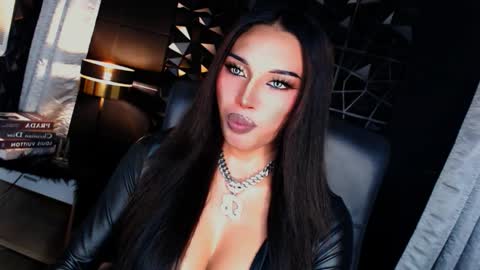 Snapshot of urgoddess_bella chatting on October 2025 08:45:02 AM My bella 3 online show from October 2025 08:45:02 AM