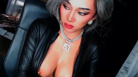 Snapshot of urgoddess_bella chatting on October 2025 07:28:02 AM My bella 3 online show from October 2025 07:28:02 AM