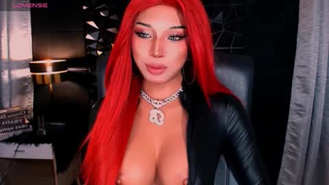 Snapshot of urgoddess_bella chatting on October 2025 10:37:02 AM My bella 3 online show from October 2025 10:37:02 AM