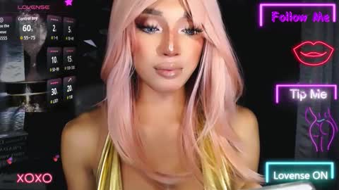 Snapshot of urgoddess_bella chatting on October 2025 03:12:01 PM My bella 3 online show from October 2025 03:12:01 PM